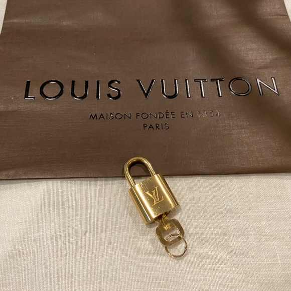 Louis Vuitton Brass Lock and Key - Picture 15 of 15